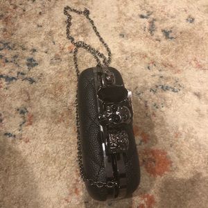 ☠️ Skull Knuckle Ring Clutch 🖤